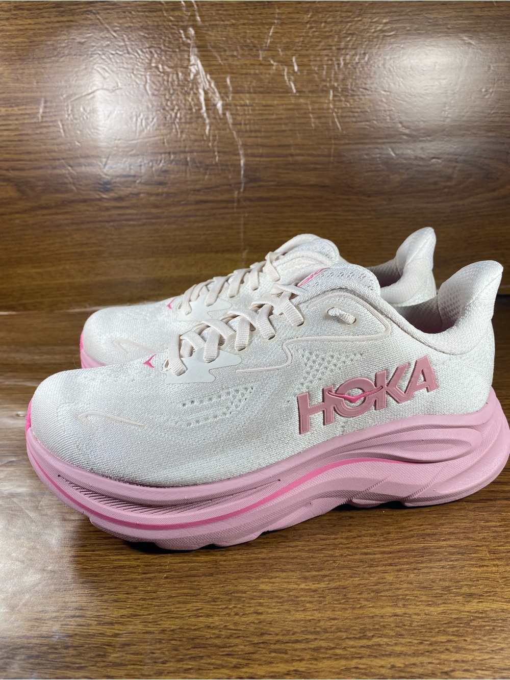 Hoka Clifton 10 women’s shoe size 6 wide - Picture 5 of 11